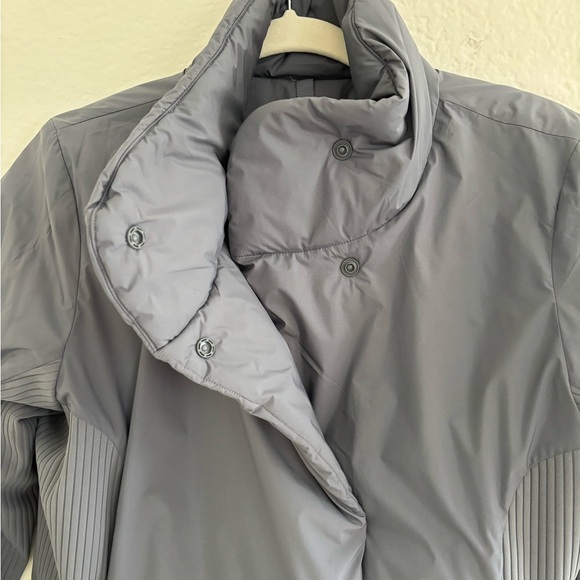 NWOT Lululemon athletica Sleek City Cropped Jacket Grey Oasis - Sz 8 - Picture 6 of 10